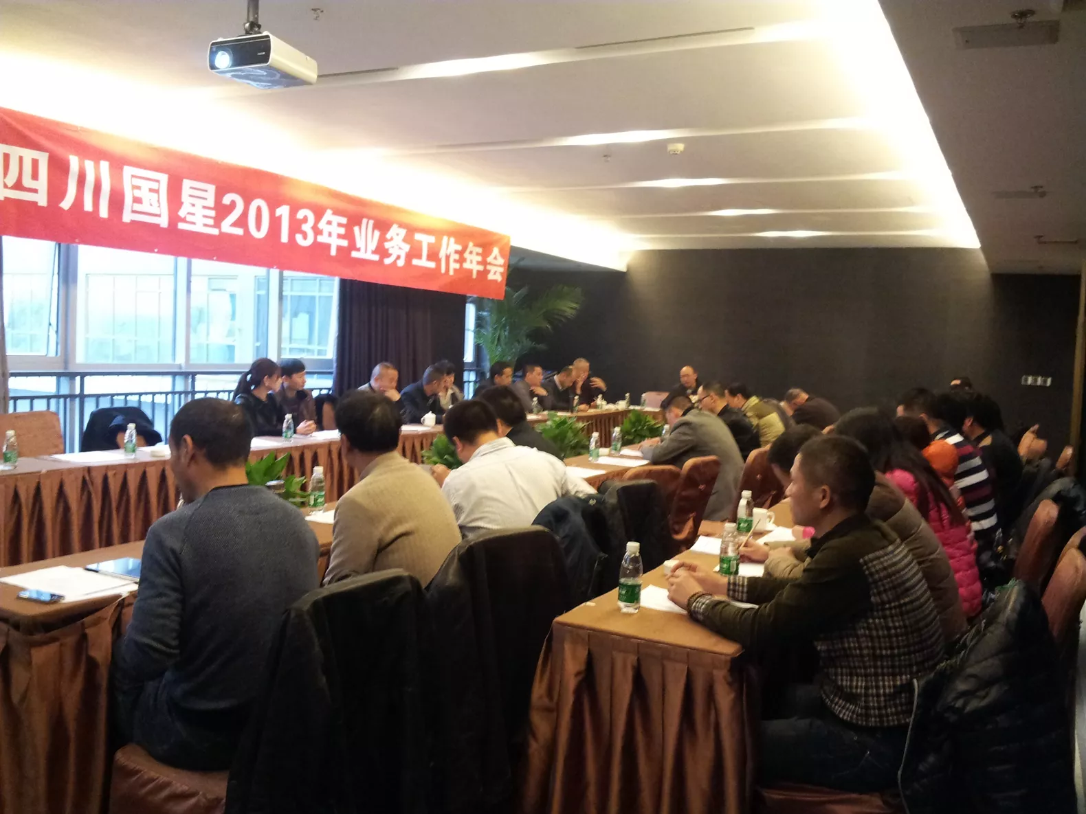 2013年，四川国星公司，主打道路低温施工技术的SMC常温改性沥青业务和SMC低温改性沥青业务，已经推广了整整7年。